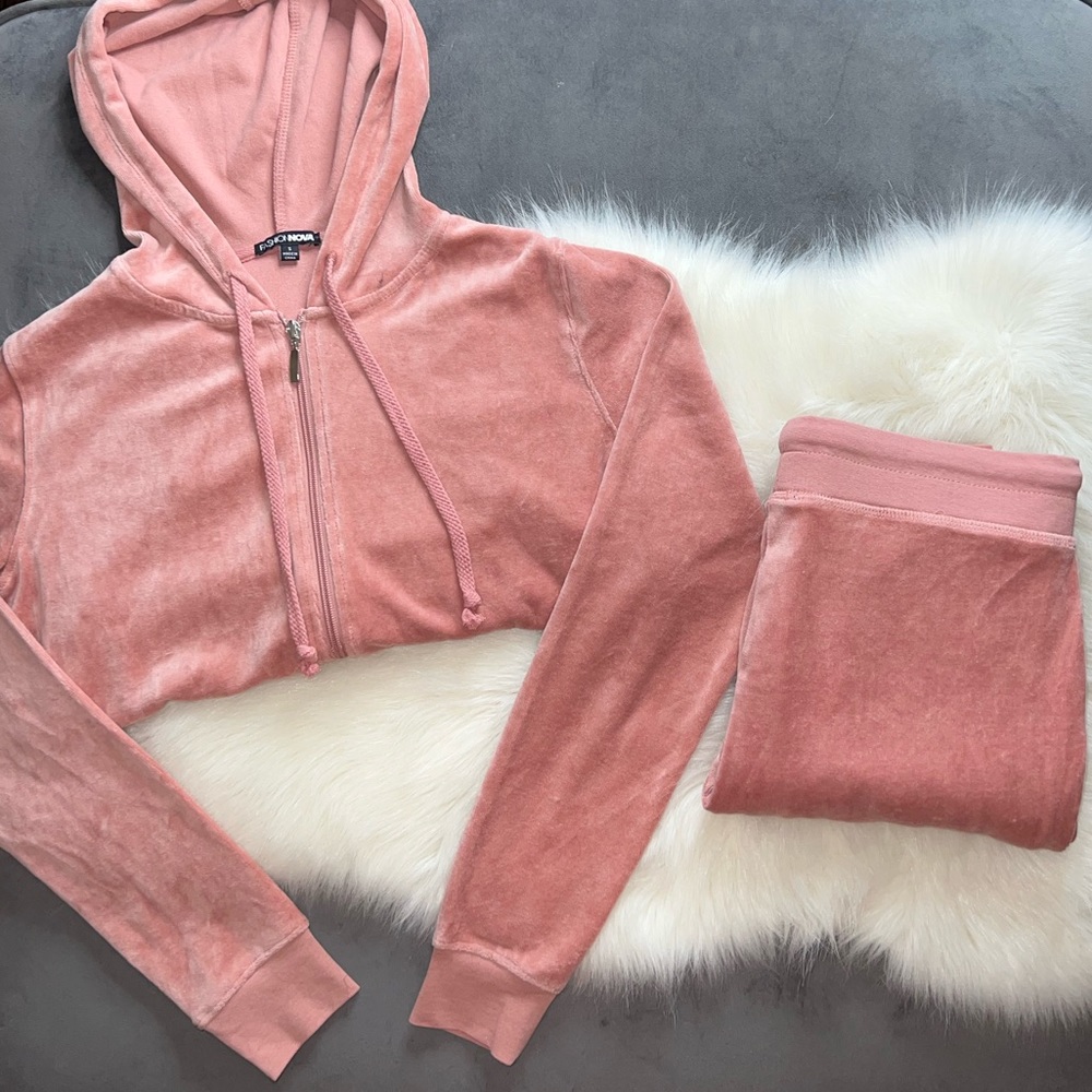❌SOLD❌ Fashion Nova Velour Set